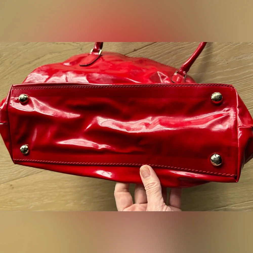 Valentino Garavani Red Patent Bow Top-Handle Shoulder Bag - Picture 10 of 12